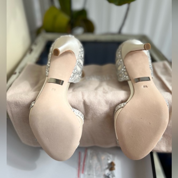 Badgley Mischka Roxy Ankle Strap Evening Shoes IVORY - Picture 10 of 16